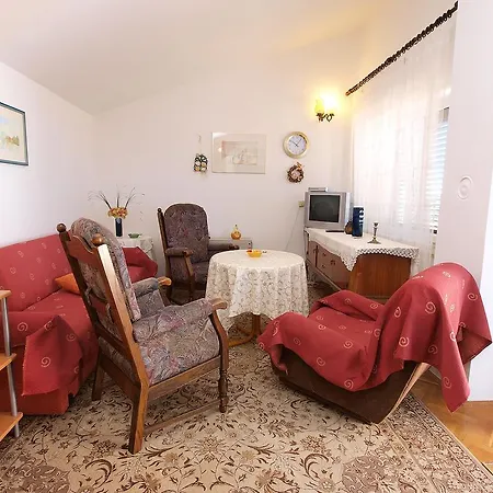 Apartment 761
